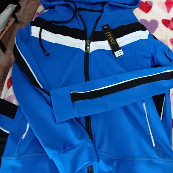 Nwt 3 piece workout set size small/medium - Picture 4 of 7